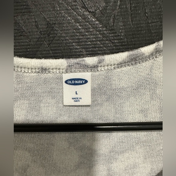 Old navy sweater - Picture 3 of 6